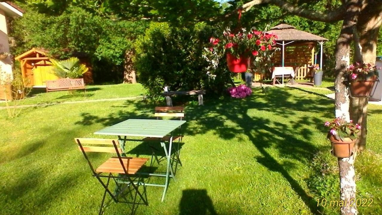 Le Clos des Palombes Saint-Pierre-du-Mont  Extérieur photo